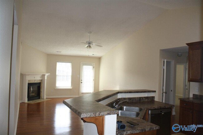 Photo - 7010 Thornwood Ln SE