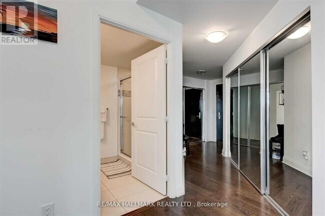 Photo - 65 St Mary St Unité 2902