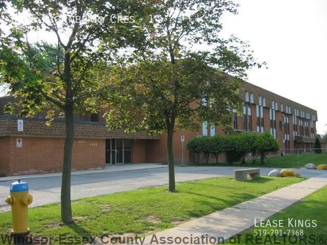 Photo - EAST WINDSOR CONDO WITHIN WALKING DISTANCE...
