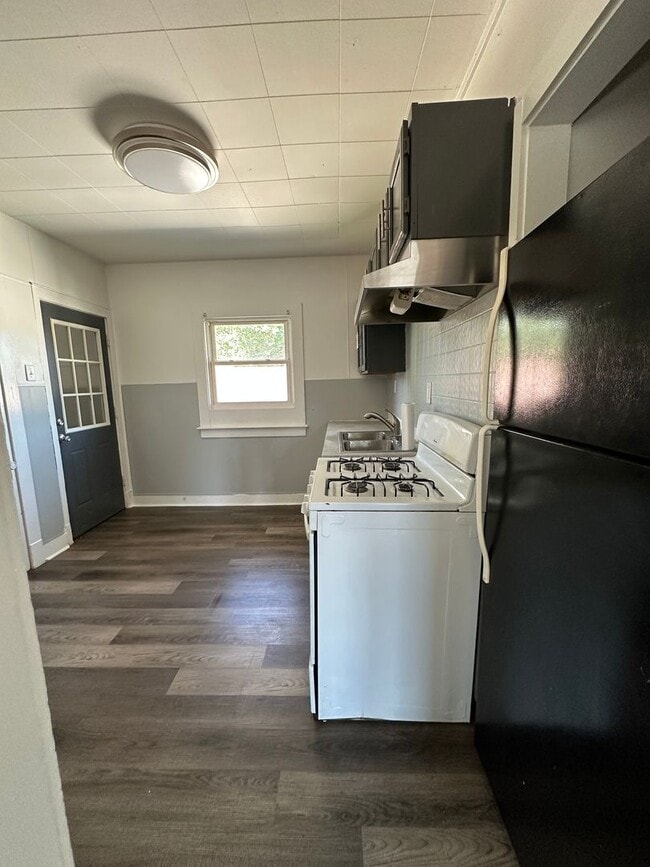 Photo - Iowa St Unit 113  2
