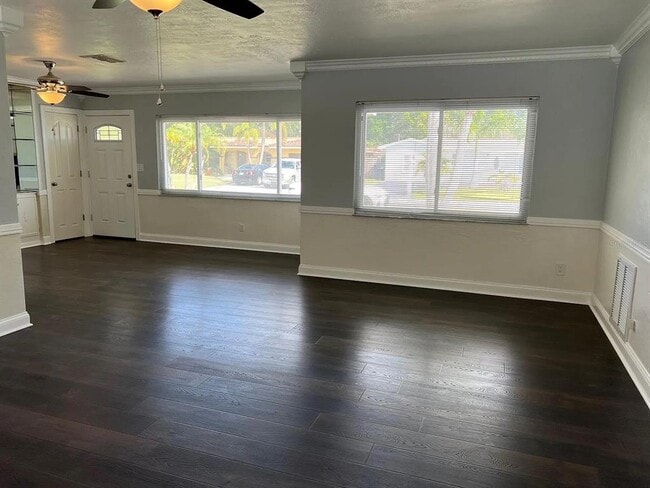 Photo - 6690 17th St N