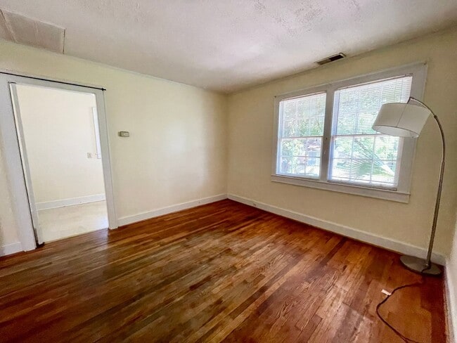 Photo - sgreg230 Unit 1/2B