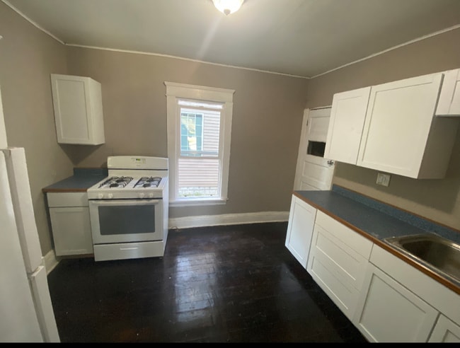 Photo - 245 Grove St