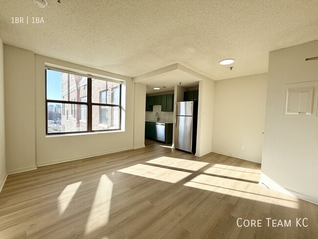 Building Photo - 235 Ward Pkwy Unit F - 511