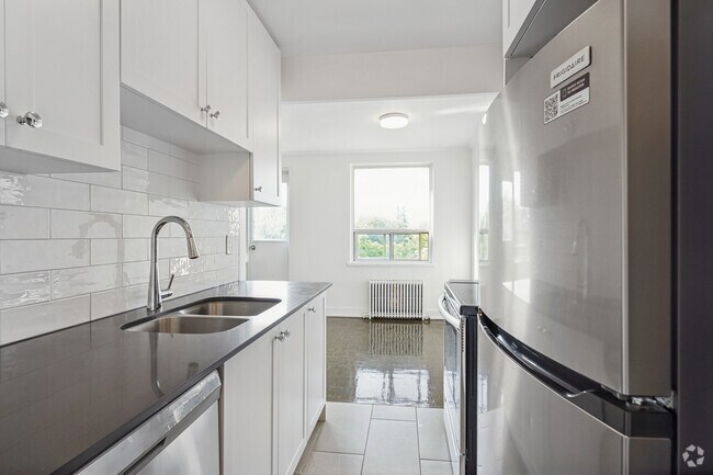 2BR, 1BA - 799SF - Kitchen - 286 Finch Avenue W