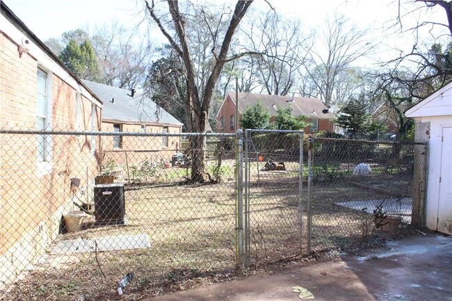 Photo - 2665 Northview Ave