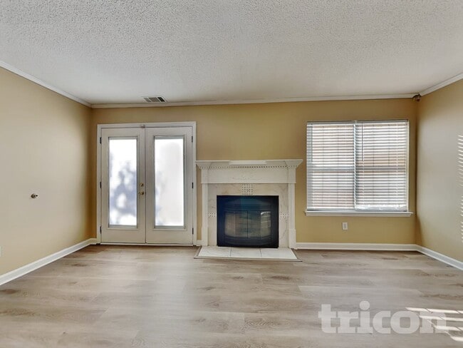 Photo - 3862 Live Oak Ln