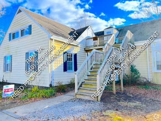 EXTERIOR - 110 Grove St Unit A Rental