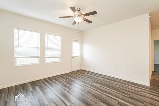 Photo - 1744 Escondido Dr