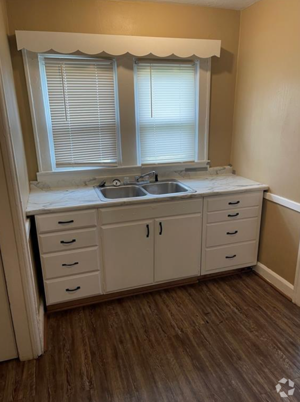 Building Photo - 451 W 28th St Unit 451 Rental