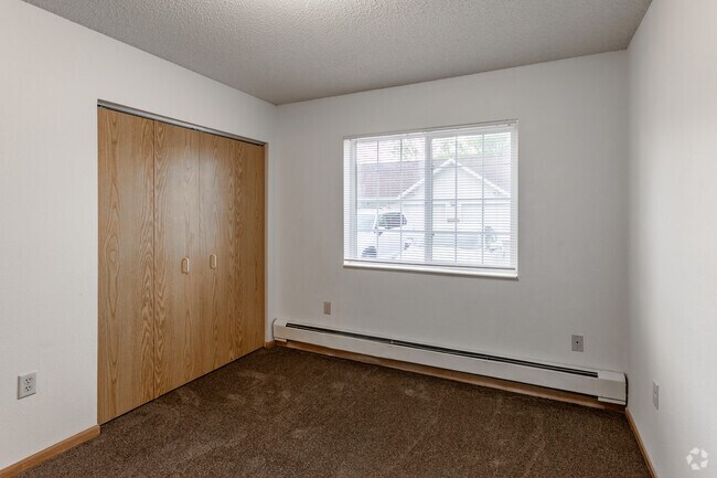 2BR, 1BA - 800SF - Second Bedroom