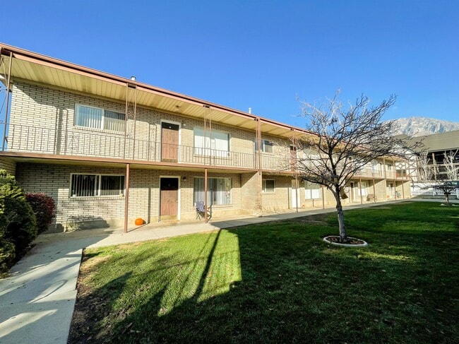 Photo - 830 N 100 W St