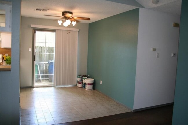 Photo - 103 Cloudview Dr