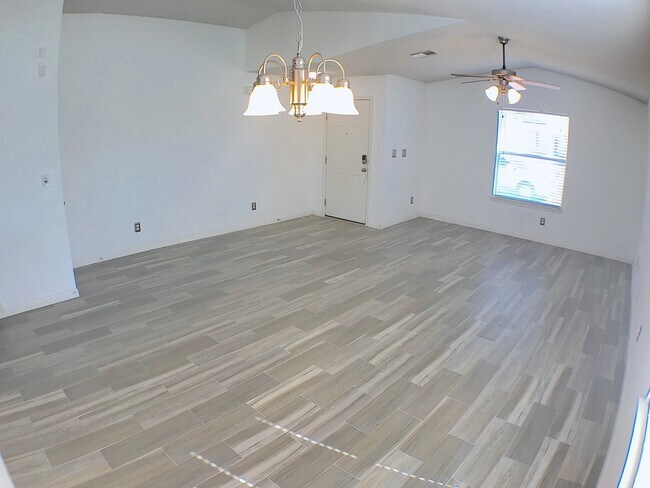 Photo - East El Paso 3bed/2bath Refrig A/C