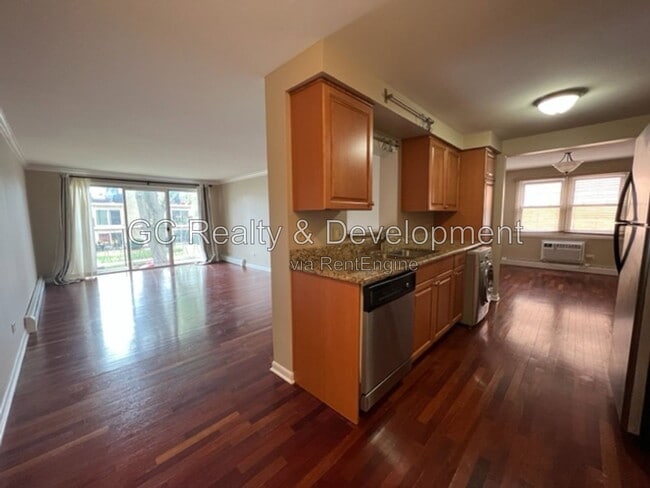 Photo - 1247 E Washington St Unit Apartment 202