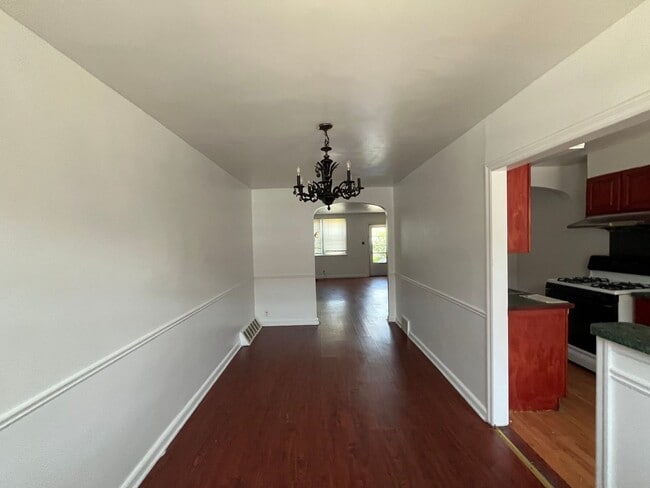 Photo - 2248 Disston St