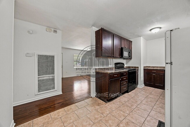 Photo - 1625 Kelly St