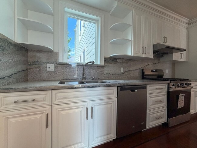 Photo - 261B Dolores St