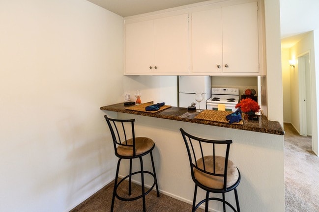 Regular 1 BR