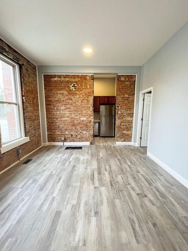 Building Photo - The Carriage House Unit 3
