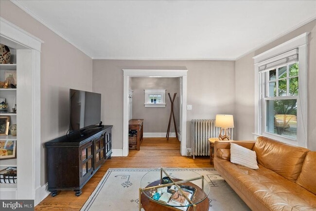 Photo - 23 E Walnut St