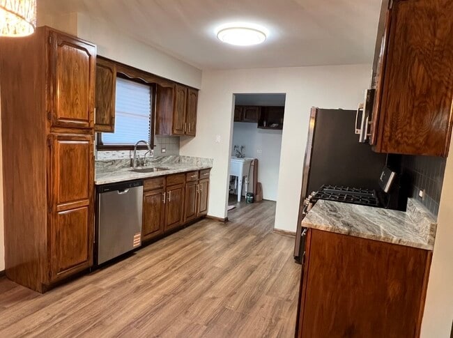 Photo - 3529 Carpenter St