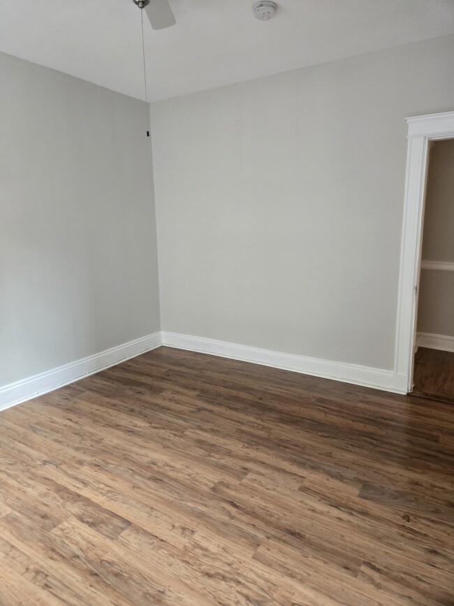 Building Photo - 31 Chester St Unit #8 Rental
