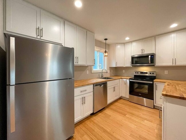 Photo - 56 W Cascade St