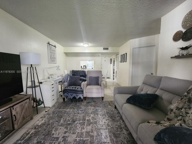 Building Photo - 8215 SW 152nd Ave Unit G-115