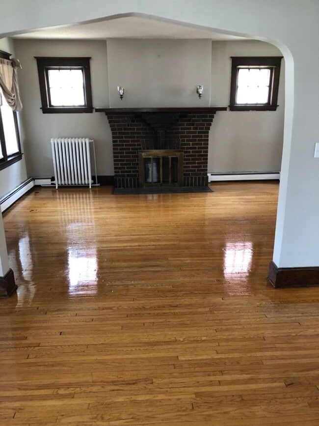1368 W Minnehaha Ave