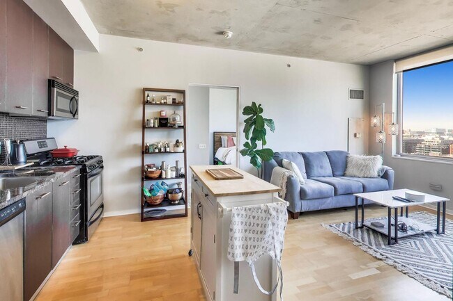 Photo - 659 W Randolph St Unit 1711