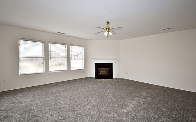Photo - 3 Bedroom home near North Lake Mall Professionally managed by Select Real Estate
