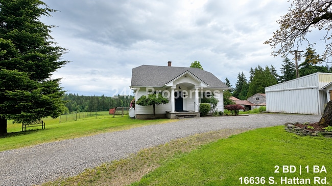 Building Photo - 2BD | 1BA Farmhouse with Garage, Shop, Sauna! - Oregon City