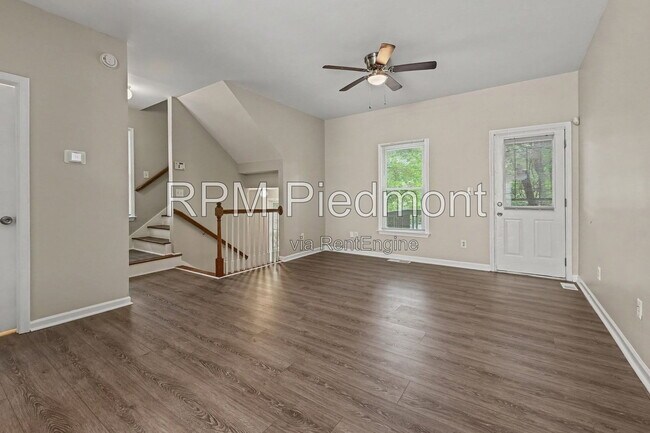 739 Prince Pl NW