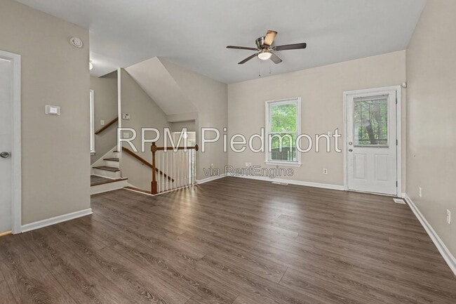 Photo - 739 Prince Pl NW