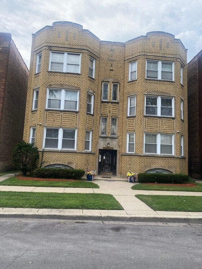 Building Photo - 8352 S Maryland Ave Unit 1s Rental