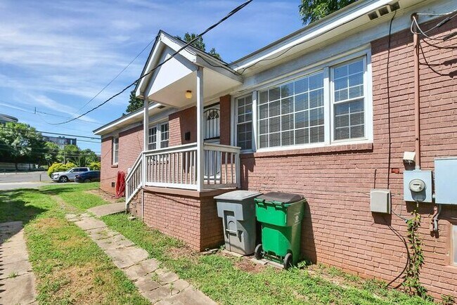 Photo - 2BD/1BA Duplex in Southend