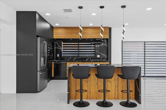 Building Photo - 19511 NE 18th Pl