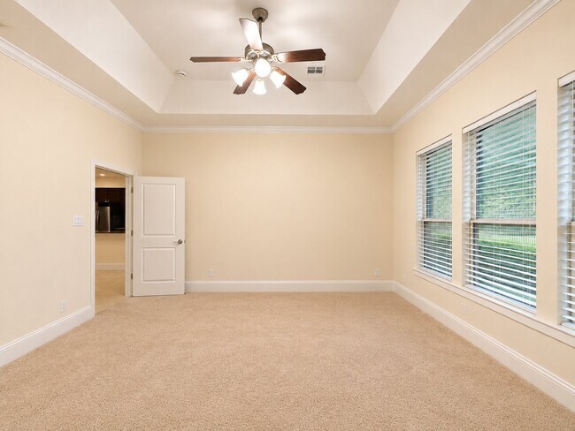 Photo - 515 Newington Ln
