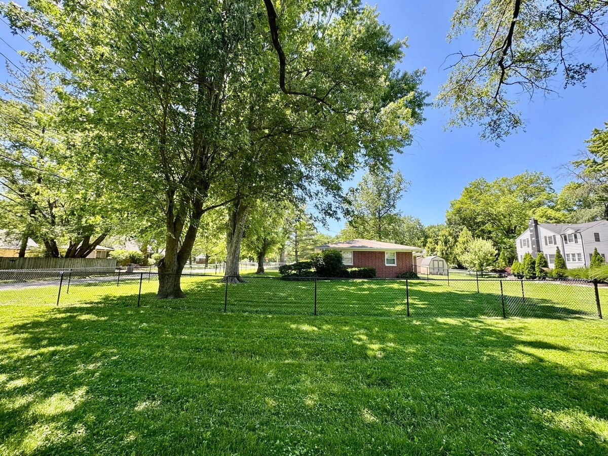 Photo - 910 Gilbert Ave