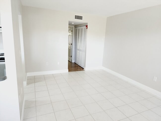 Photo - 1001 77th Ave N Unit 205