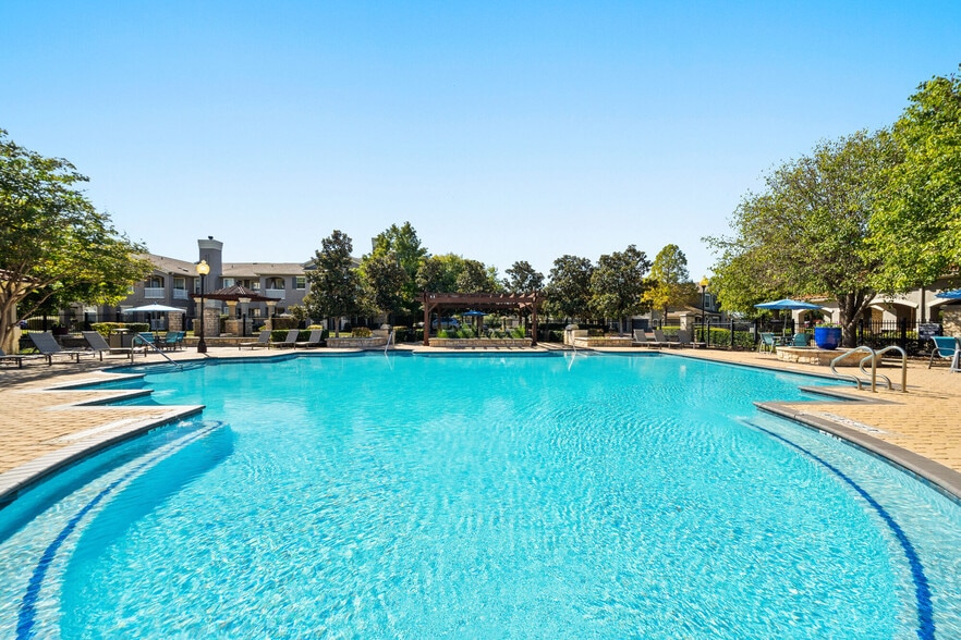 Resort Style Pool