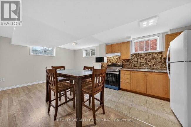 Photo - 79 Hanmer St E