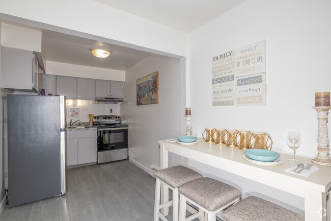 1BR, 1BA - 504SF