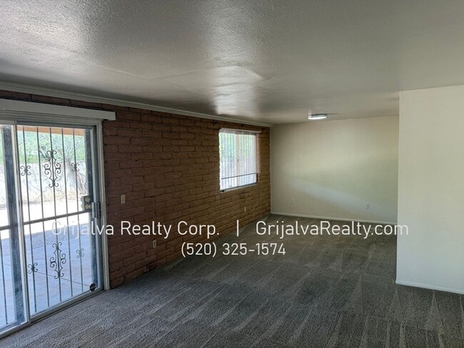 2650 W Calle Padilla