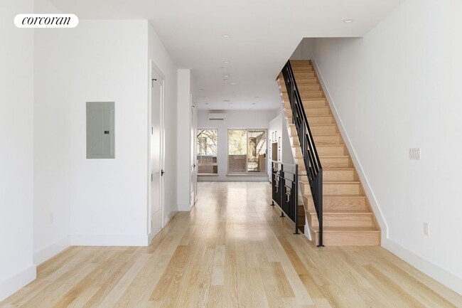 Photo - 121 W 136th St