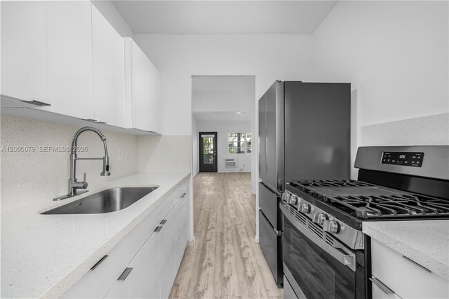 Building Photo - 717 Española Wy Unit 110