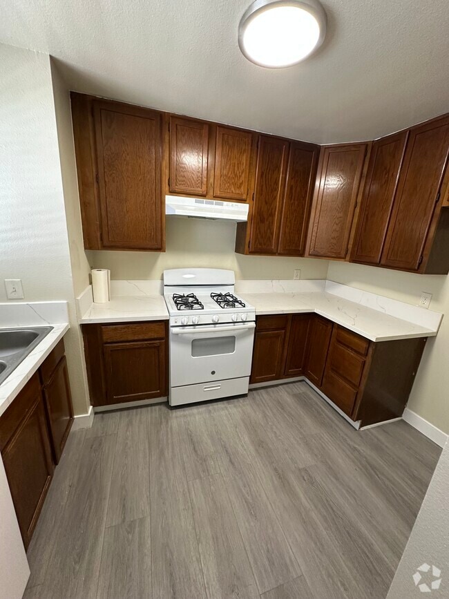 Building Photo - 114 Olive St Unit 7 Rental