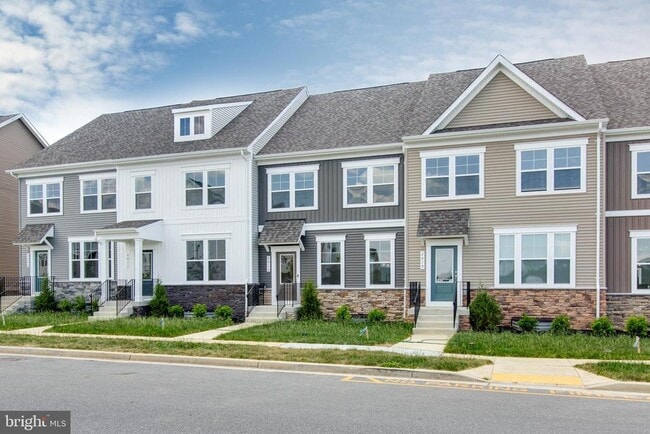 Building Photo - 2013 Twisted Oak Pl