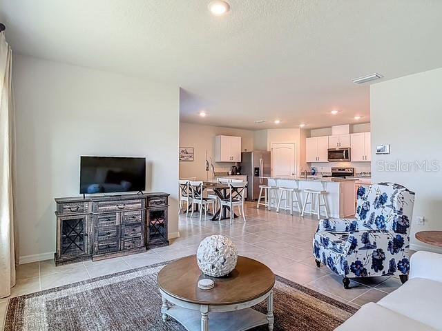 2219 Lake Preserve Cir